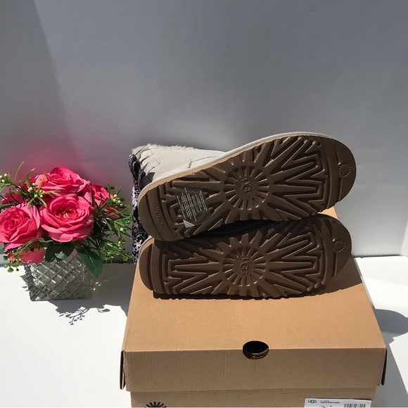 UGG Bailey Bow Leopard - Picture 10 of 10